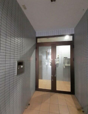メゾン・フジ山伏町のエントランス|建物の内部です