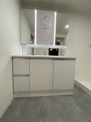 ラ・ヴェール芦屋Ⅲ6号棟の独立洗面台