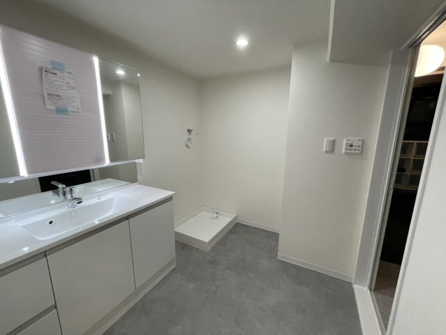 ラ・ヴェール芦屋Ⅲ6号棟の脱衣所