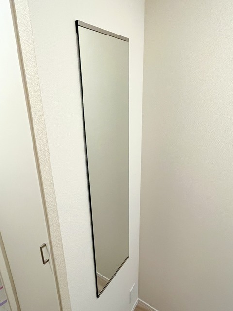 エトワール中村の玄関|★身支度に便利な姿見★