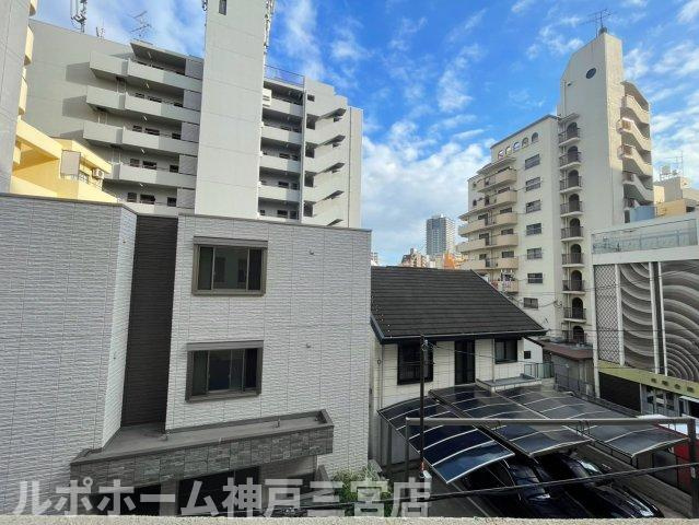 ウォームスヴィル神戸元町JPの駐車場