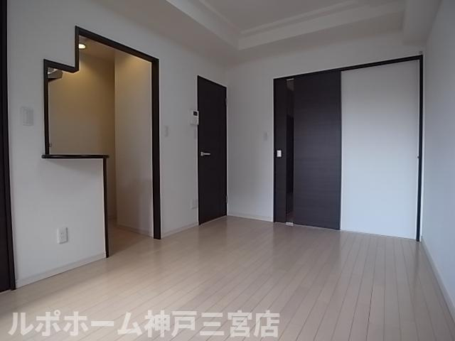 ウォームスヴィル神戸元町JPの居間・リビング