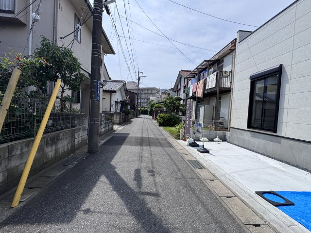 柏市青葉台２丁目新築戸建【酒井根西小学校：10分】の前面道路含む現地写真|南側前面道路