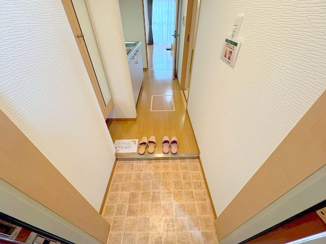 EbyU新大阪の玄関