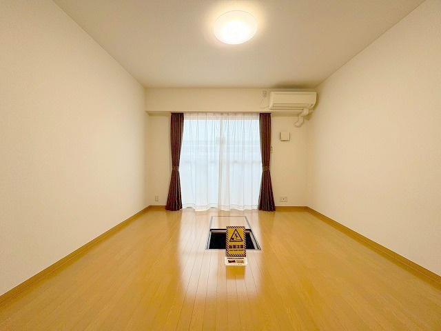 EbyU新大阪の内装