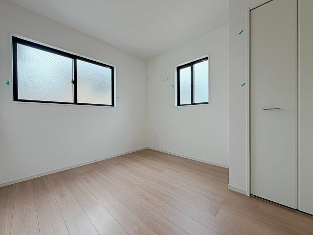名古屋市緑区鳴海町２期　全３棟の洋室|上等な設えの子供部屋。お子様の成長を上品に見守る、こだわりの詰まった空間です。