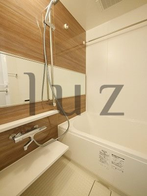 ラフィシア関内の浴室