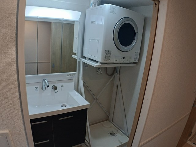現在建設中の為、同じ施工会社の内装写真を添付しております（イメージ写真・現状を優先）
※ガス乾燥機は付いておりません。