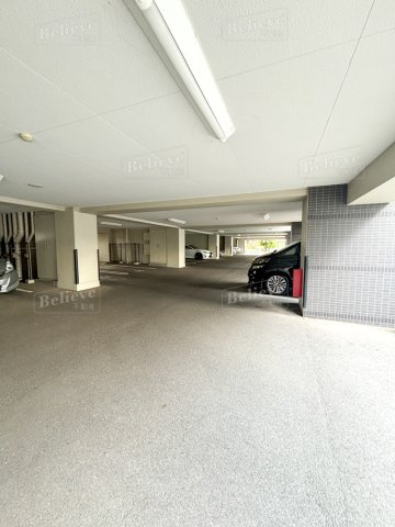 ランドゥール久留米セントラルステージの駐車場