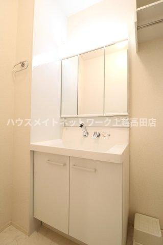 レアル デスティーノの独立洗面台|洗髪洗面化粧台