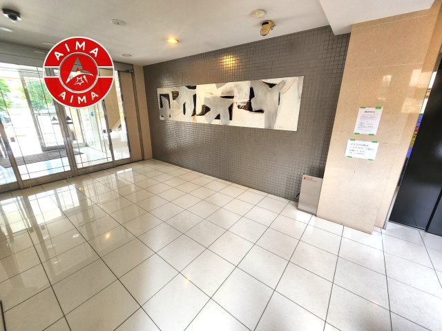 エンクレスト天神南Ⅲのロビー|温かみのあるエントランスロビーです。
