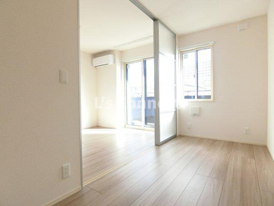 【その他】 | Ｄ’ｒｏｏｍ八乙女中央Ｅ棟 | ４帖の洋室は寝室として使えます。