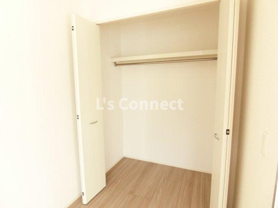 【収納】 | Ｄ’ｒｏｏｍ八乙女中央Ｅ棟 | クローゼットでお荷物もすっきり収納。