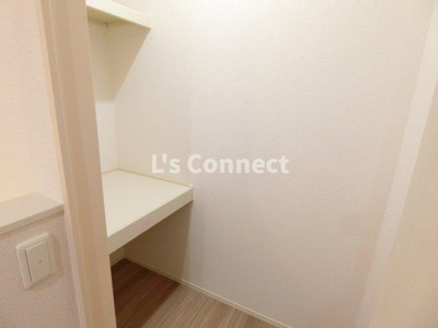 【設備】 | Ｄ’ｒｏｏｍ八乙女中央Ｅ棟 | 廊下にも収納スペースがあります。