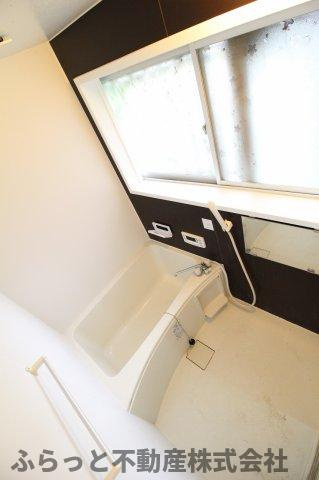 須藤川原代町住宅の浴室|落ち着いた空間のお風呂です