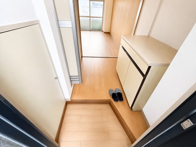 コスモハイツの玄関