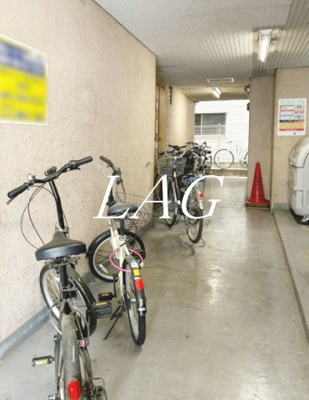 【その他共用部分】 | ウエルス東駒形 | 自転車置き場です。