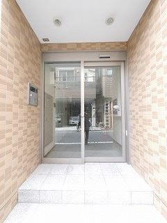 アンビシャス２１新川崎のエントランス