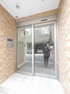 アンビシャス２１新川崎のエントランス