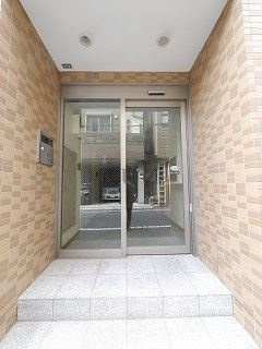 アンビシャス２１新川崎のエントランス