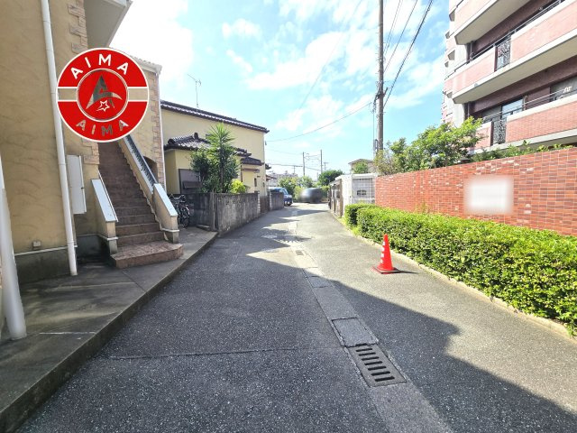 ロマネスクカスミガオカの現況写真|前面道路含む現地の写真です。