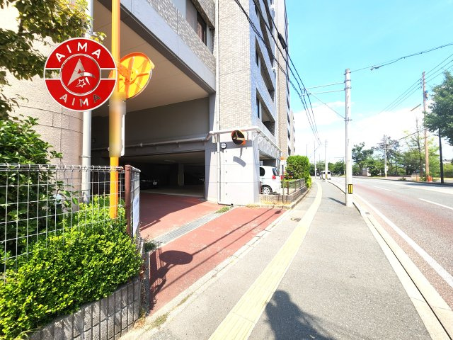 東峰マンション野間大池公園の駐車場|ゆったりとしたスペースがある駐車場です。