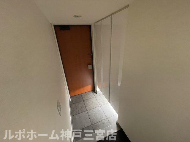 トア山手ザ・神戸タワーの玄関