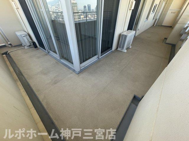 トア山手ザ・神戸タワーのバルコニー