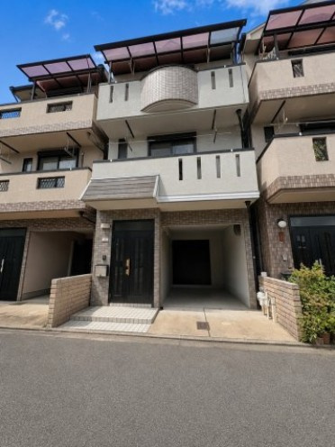 伏見区深草平田町の外観|掲載写真はプライベート保護の為、家具・調度品をCG処理で削除しています。