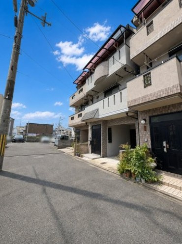 伏見区深草平田町の外観