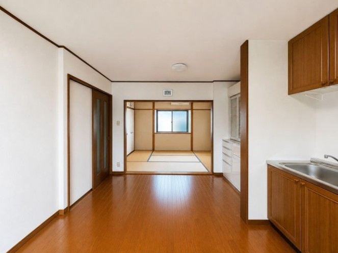 伏見区深草平田町の居間・リビング|掲載写真はプライベート保護の為、家具・調度品をCG処理で削除しています。