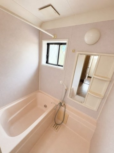 伏見区深草平田町の浴室|掲載写真はプライベート保護の為、家具・調度品をCG処理で削除しています。
