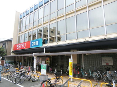 西友蕨店 296m
