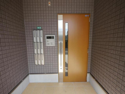 【エントランス】ポローニア北戸田III