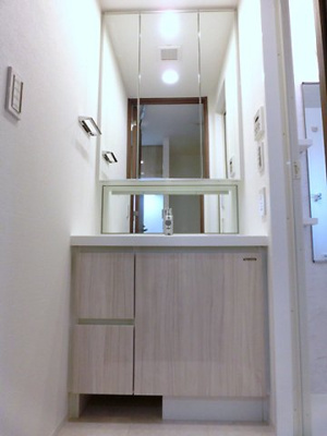 【洗面所】 | 市谷仲之町ビューアパートメント | ※写真は同タイプ住戸です。