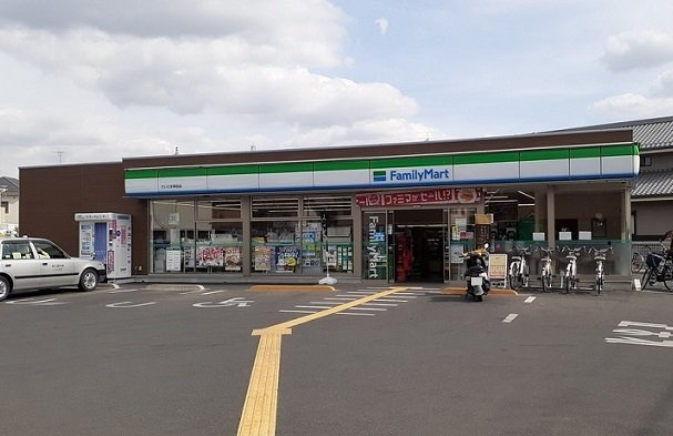 さくらガーデンの周辺|ファミリーマートさいたま神田店まで550m