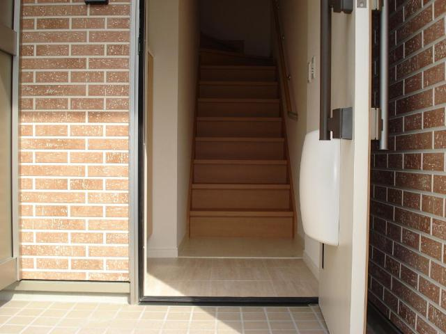 ディア　イーストの玄関|専用階段