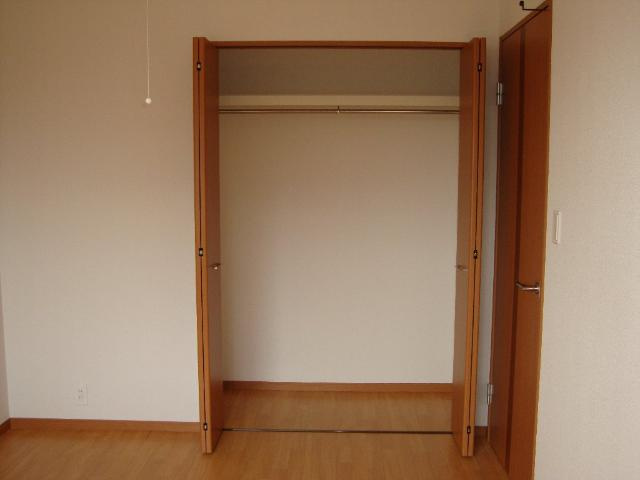 パラモアの収納|クローゼット