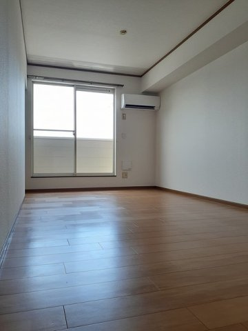 ユニメゾン青山の居間・リビング