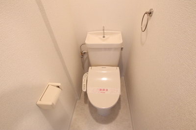上部には棚がついています