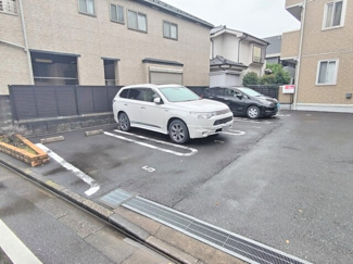 ★敷地内駐車場★（空き状況・使用料等詳細はご確認下さい）