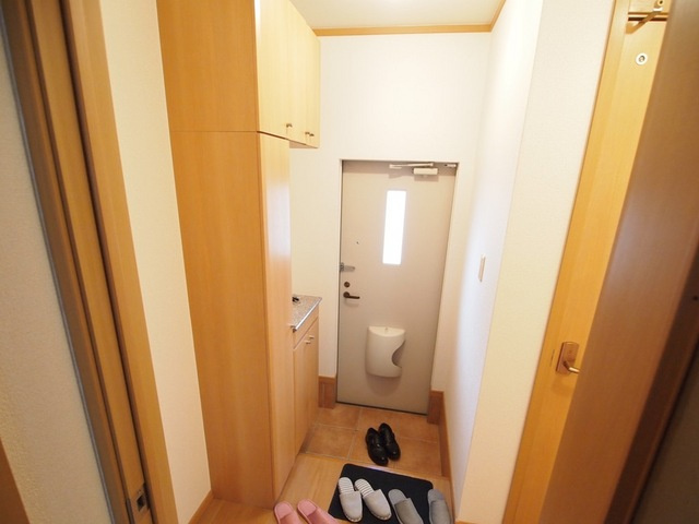 ブリーゼ・Ｆの玄関