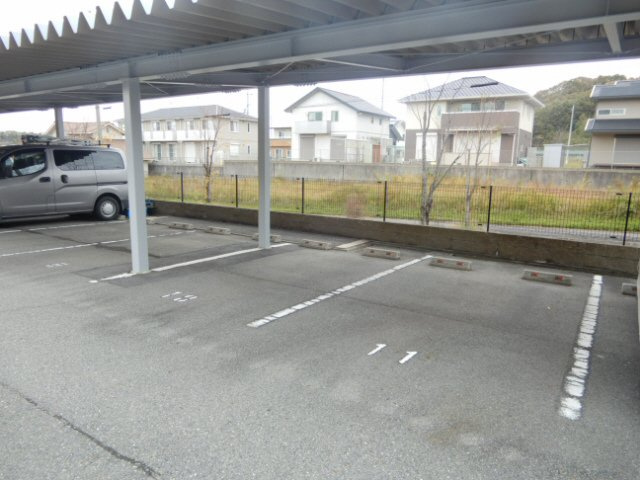 ハートランドⅠの駐車場