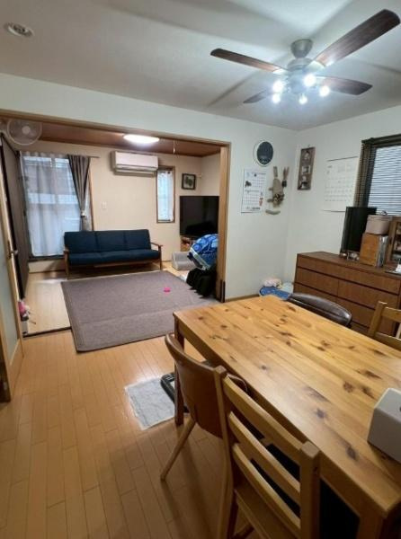 寝屋川市 香里北之町　中古 一戸建ての居間・リビング