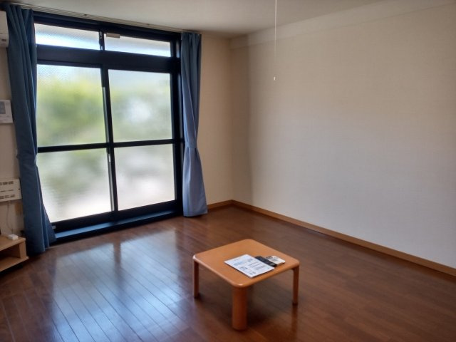 レオパレス建山弐番館の居間・リビング|設備仕様は号室により異なる為、現況を優先とします。