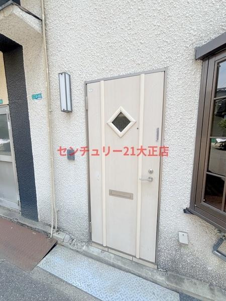 市岡貸家のエントランス