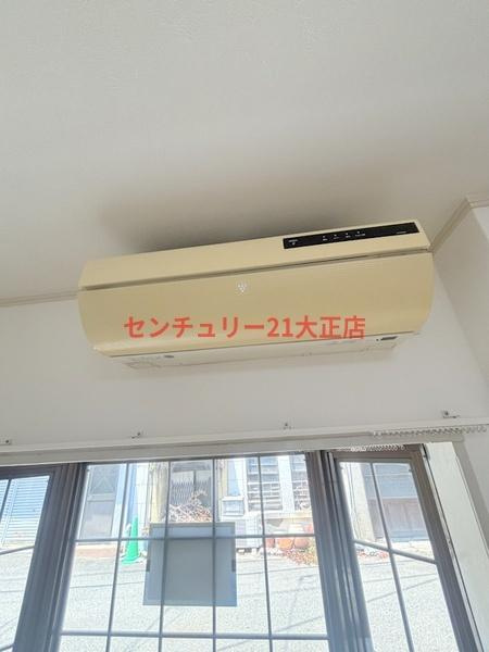 市岡貸家の居間・リビング