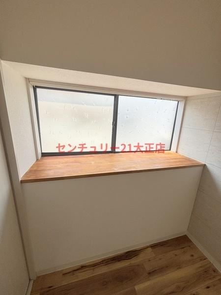 市岡貸家の洋室