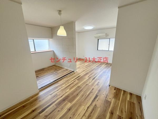 市岡貸家の洋室
