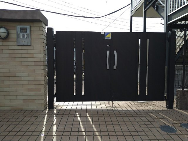 レオパレスホワイトコート高田西のその他|オートロックゲート